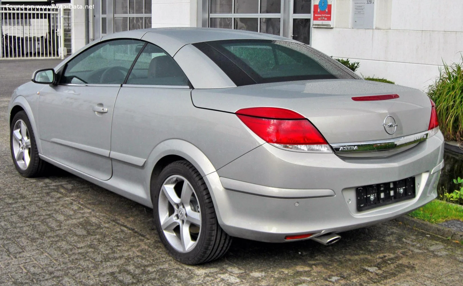 Opel Astra 1.6i 16V ECOTEC (105 Hp)2006 - 2007 thumbnail 2