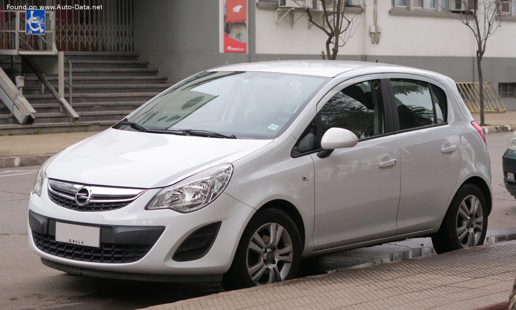 Opel Corsa 1.0 XEP (64 Hp)2011 - 2014 thumbnail 3