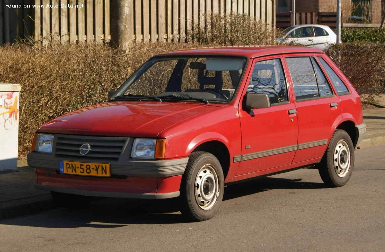 Opel Corsa 1.0 (45 Hp)1982 - 1983 - 1