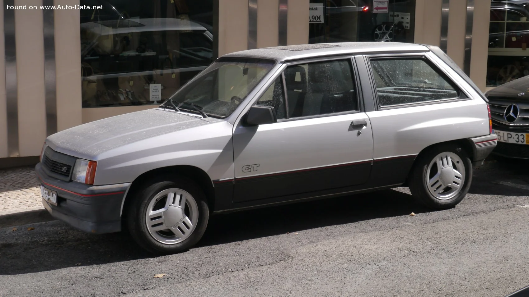 Opel Corsa 1.0 (45 Hp)1982 - 1983 thumbnail 4