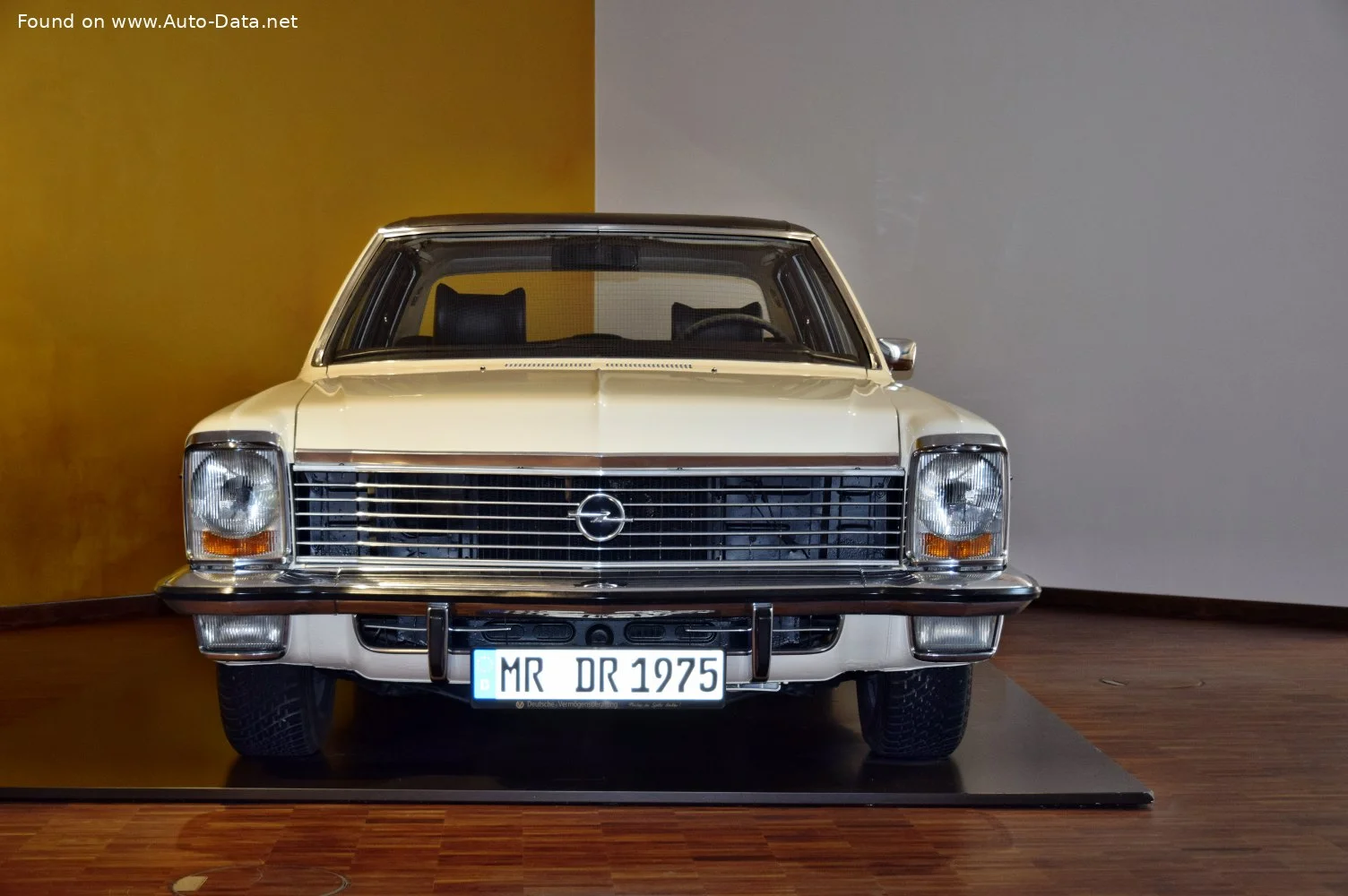 Opel Diplomat 2.8 E (165 Hp)1969 - 1975 thumbnail 5