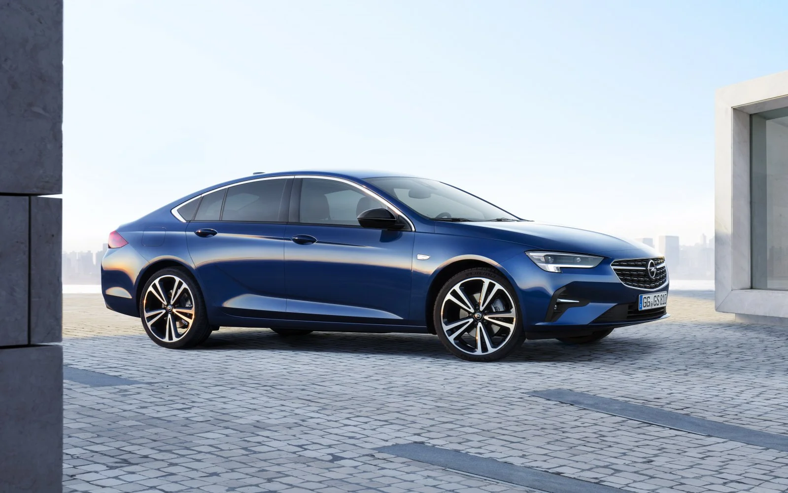 Opel Insignia 1.5d (122 Hp)2020 - thumbnail 3