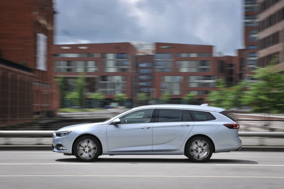 Opel Insignia 1.5 EcoTEC Turbo (140 Hp)2017 - 2018 thumbnail 2