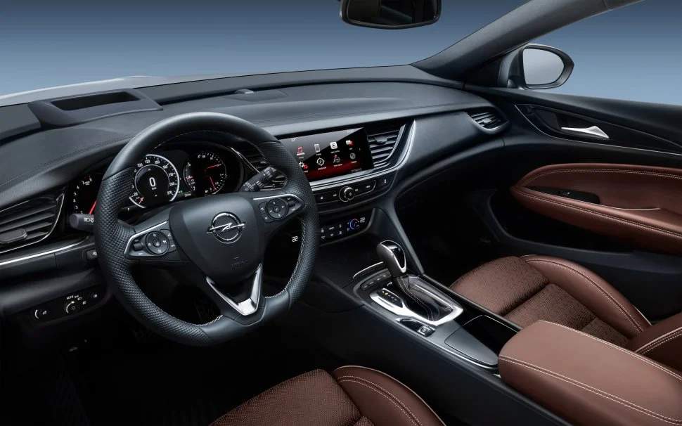 Opel Insignia 1.5 Turbo (165 Hp)2017 - 2018 thumbnail 3