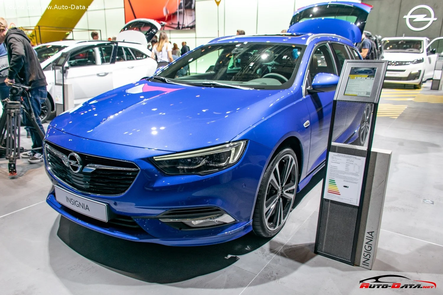 Opel Insignia 1.5 Turbo (165 Hp)2017 - 2018 thumbnail 8