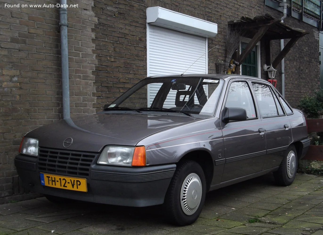 Opel Kadett 1.2 S (54 Hp)1984 - 1986 - 1