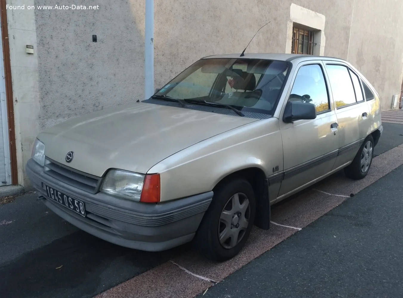 Opel Kadett 1.2 (55 Hp)1984 - 1986 thumbnail 11