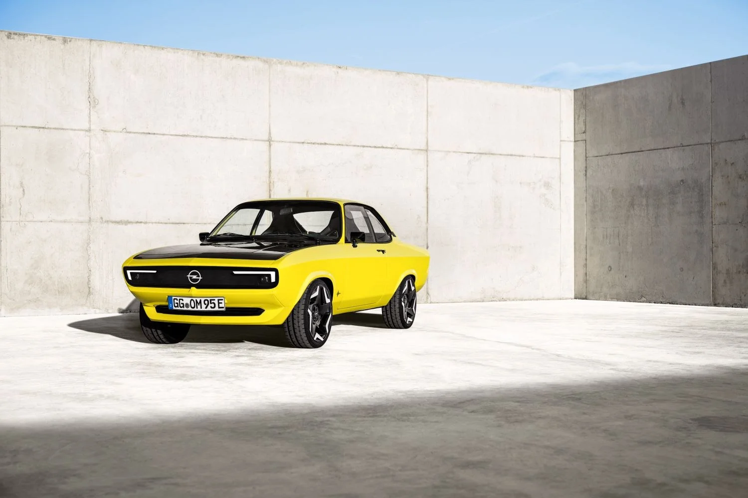 Opel Manta 31 kWh (147 Hp)2021 - 2021 thumbnail 2