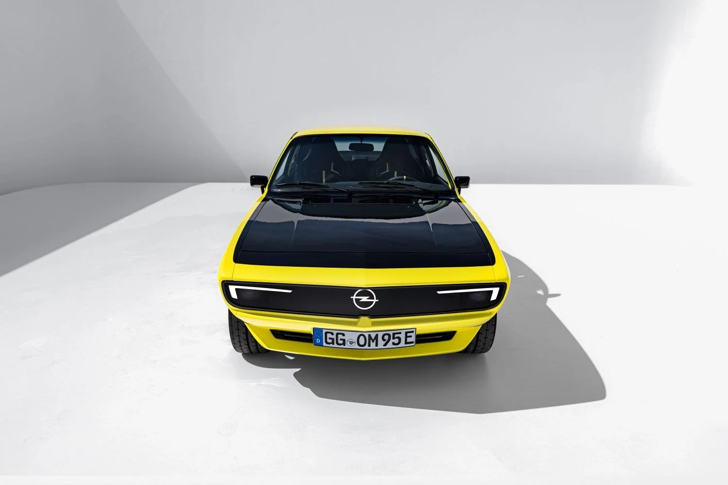 Opel Manta 31 kWh (147 Hp)2021 - 2021 thumbnail 3