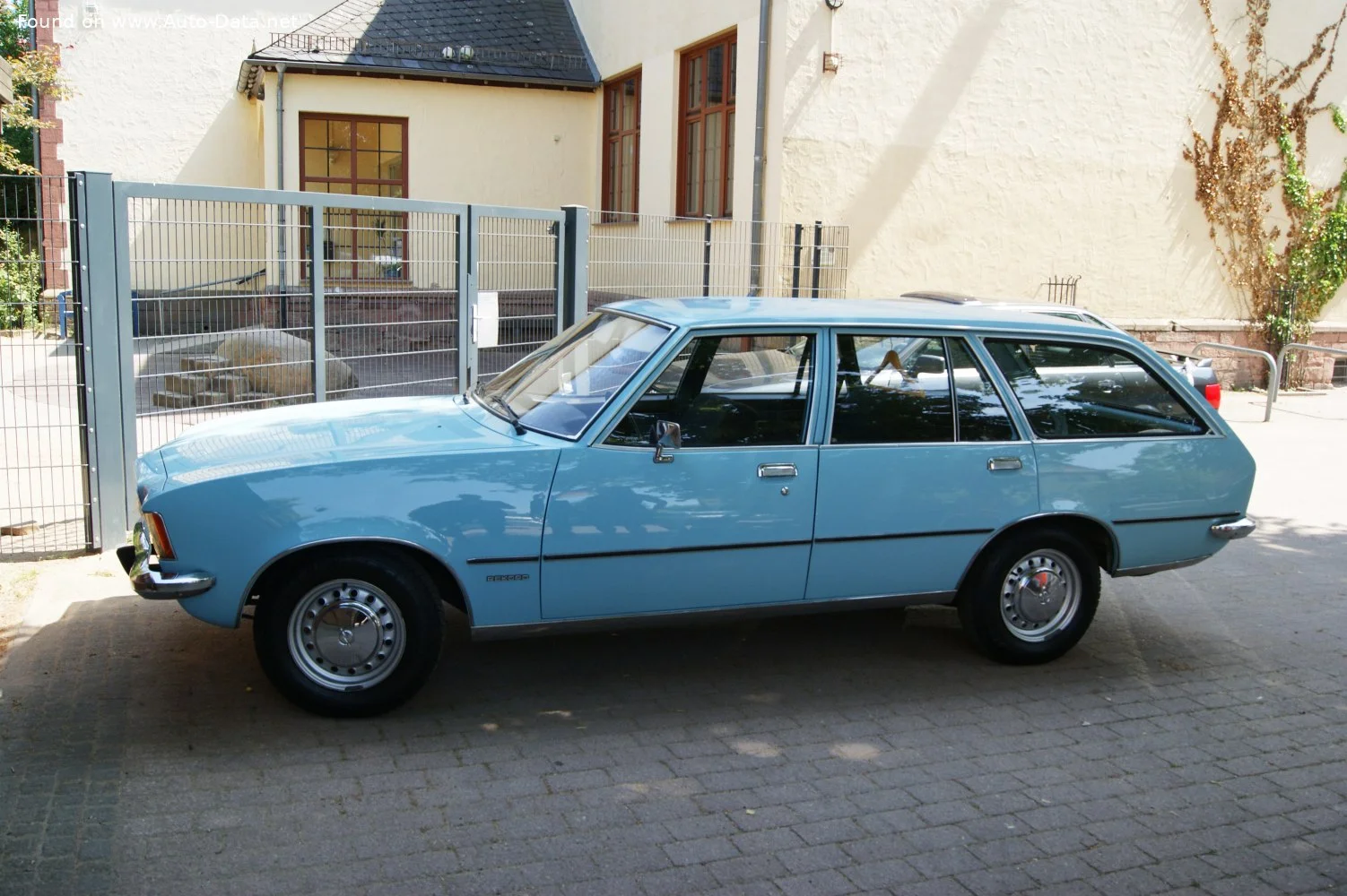 Opel Rekord 1.7 (60 Hp)1975 - 1977 thumbnail 2
