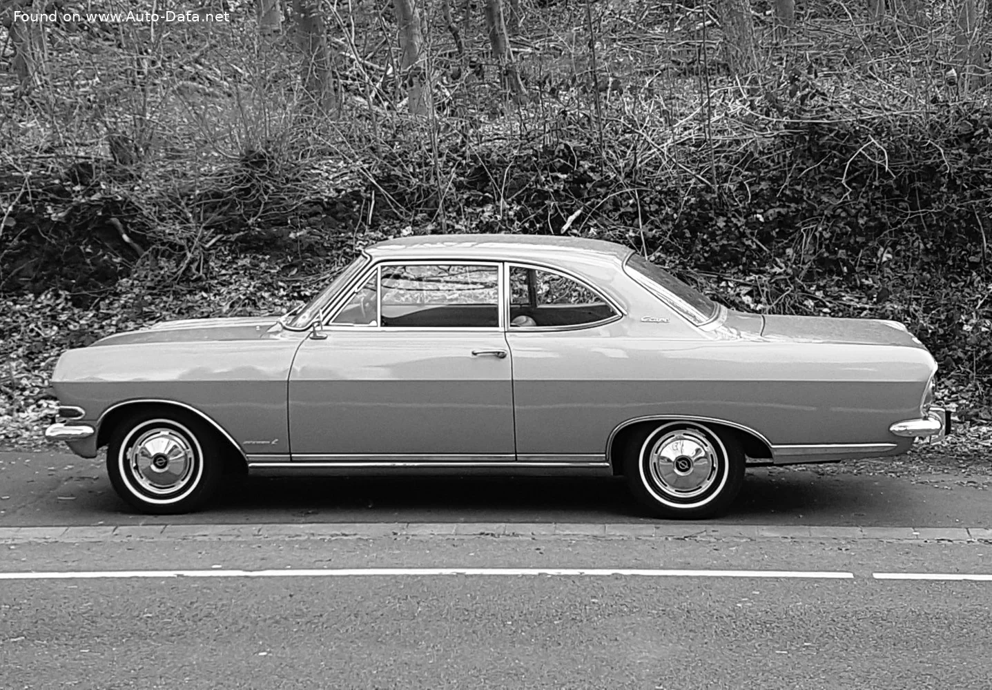 Opel Rekord 1.7 (84 Hp)1965 - 1966 thumbnail 2