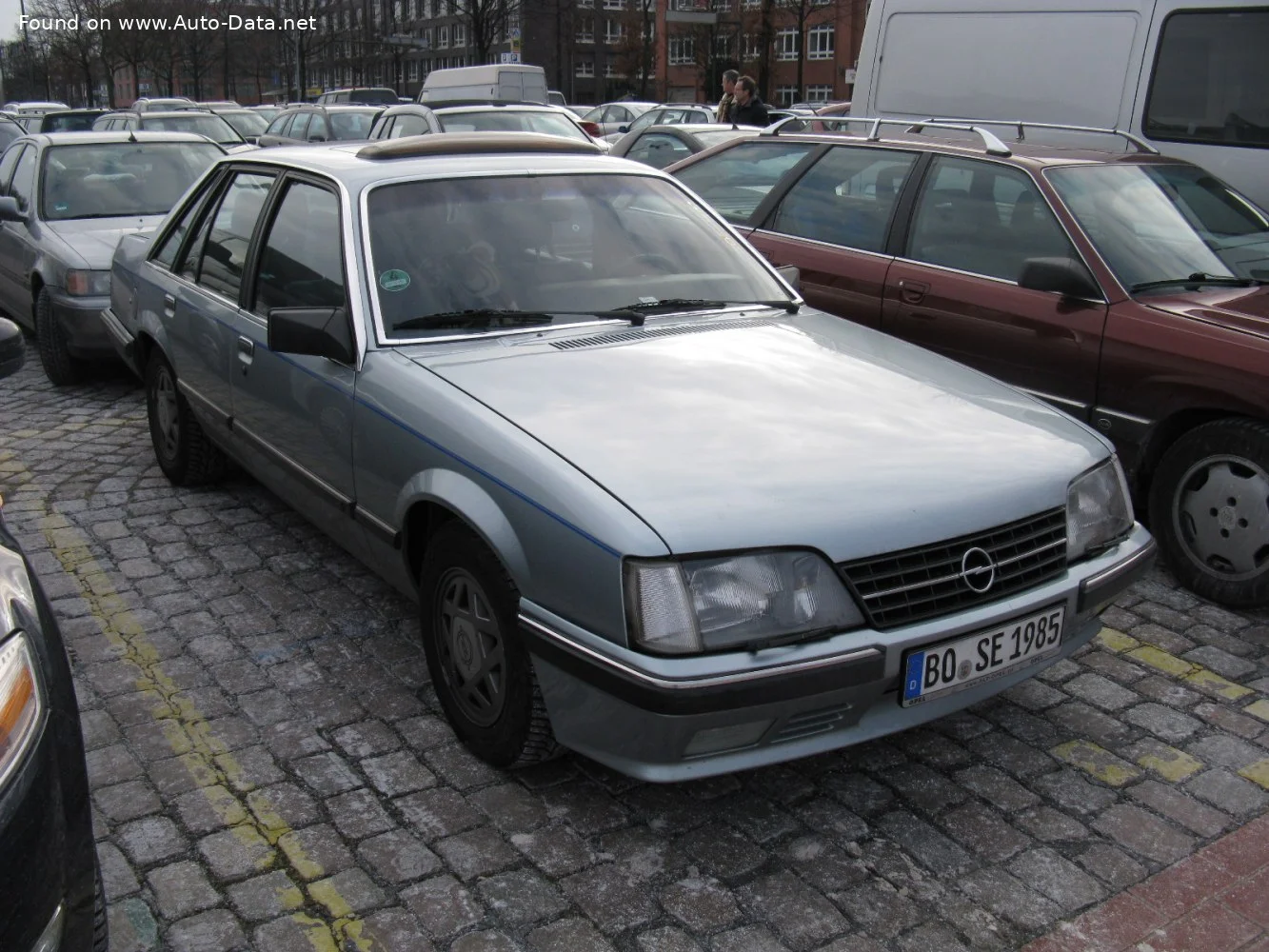 Opel Senator 2.0 E (110 Hp)1982 - 1984 thumbnail 4
