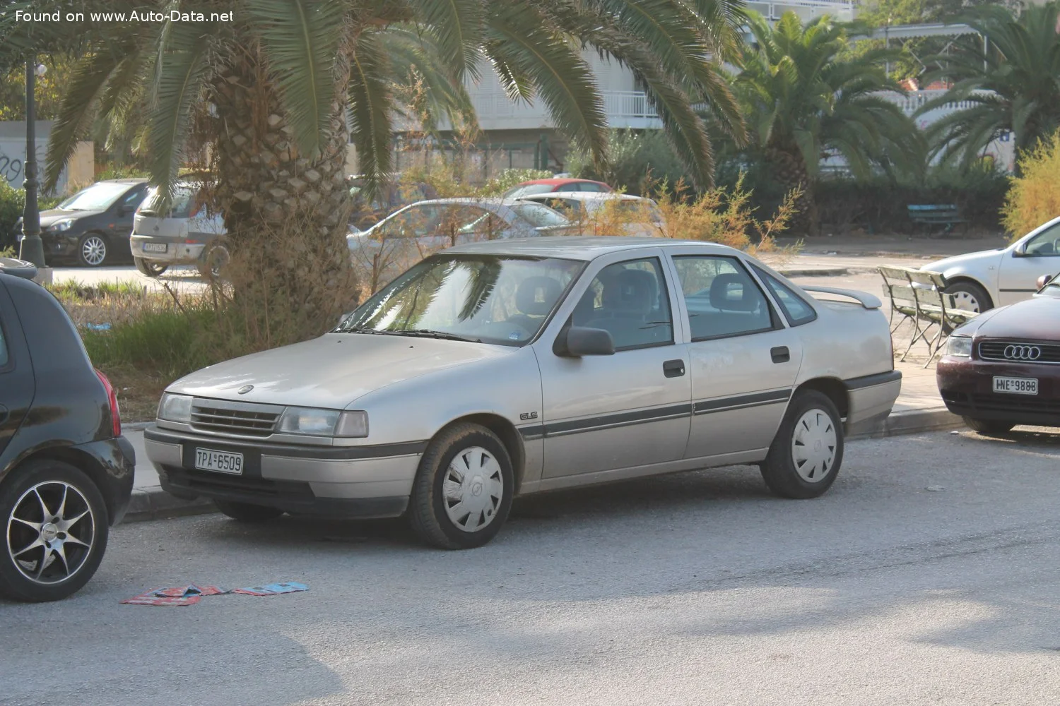 Opel Vectra 1.4 (75 Hp)1988 - 1992 thumbnail 2