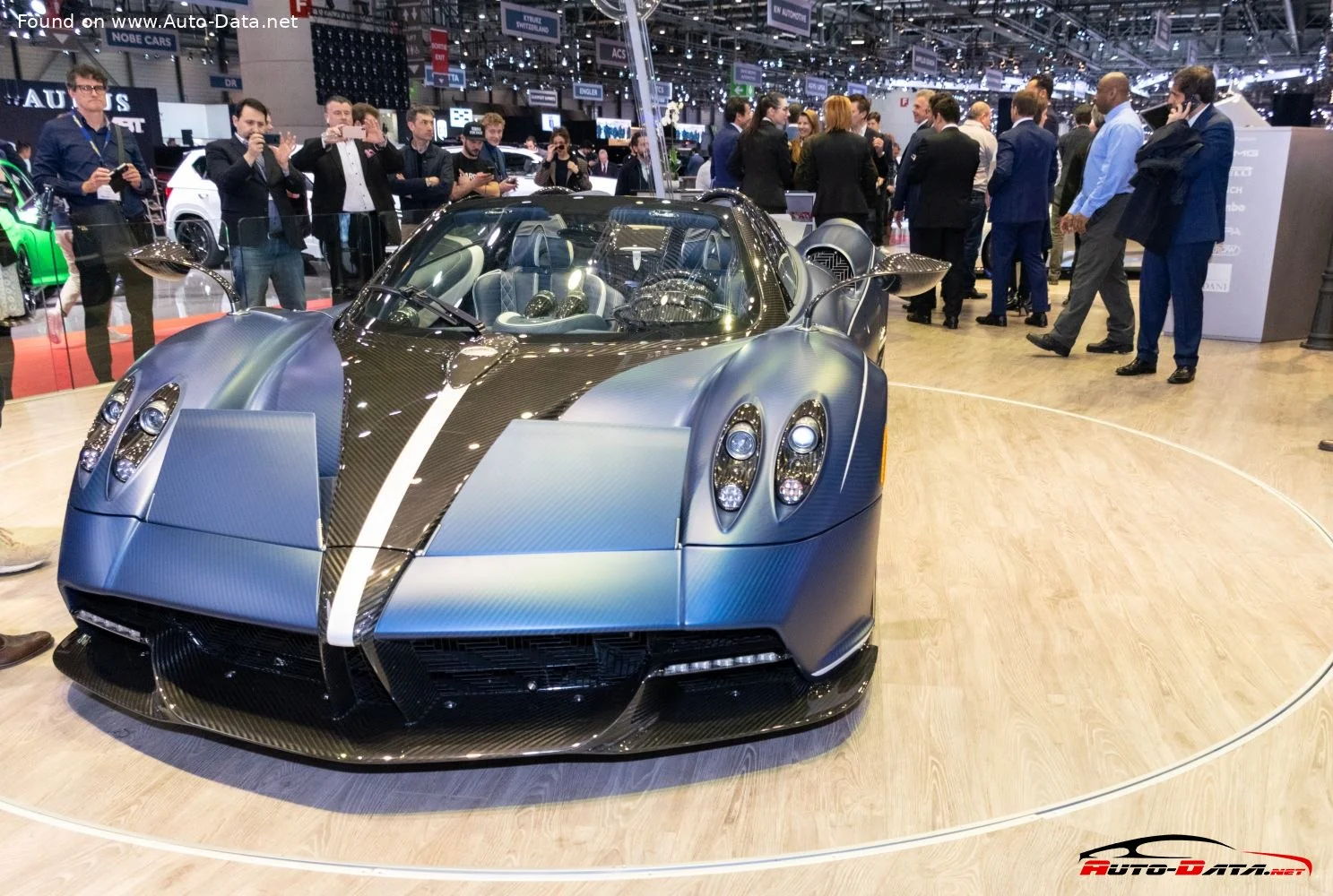 Pagani Huayra 6.0 V12 (764 Hp) Automatic2017 - 2019 thumbnail 3
