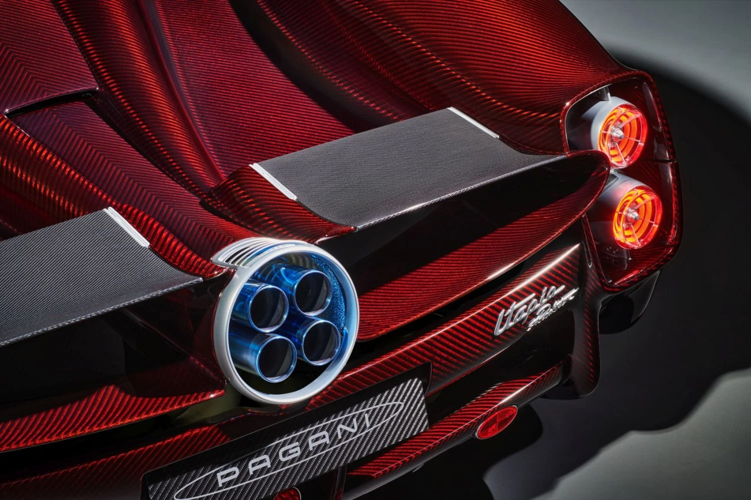 Pagani Utopia 6.0 V12 (864 Hp)2024 - thumbnail 17