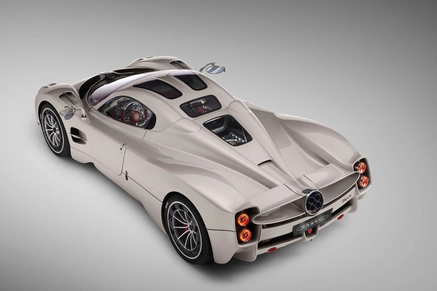 Pagani Utopia 6.0 V12 (864 Hp)2022 - thumbnail 12