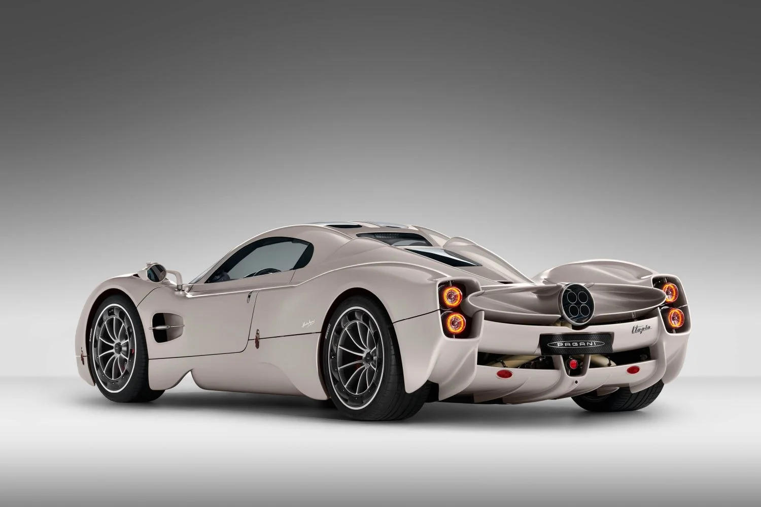Pagani Utopia 6.0 V12 (864 Hp)2022 - thumbnail 13
