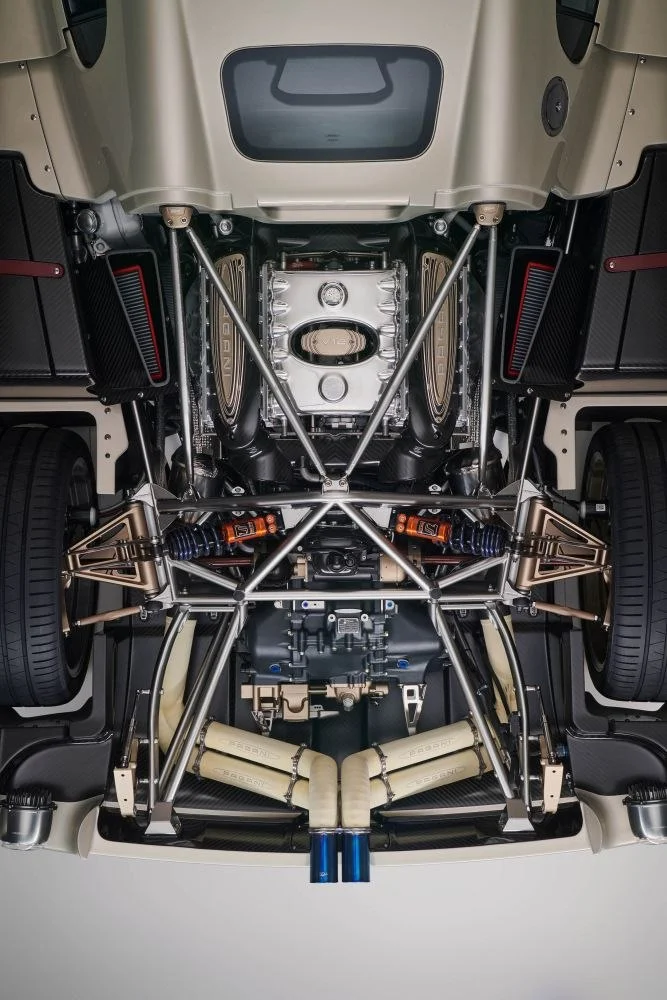Pagani Utopia 6.0 V12 (864 Hp)2022 - thumbnail 15