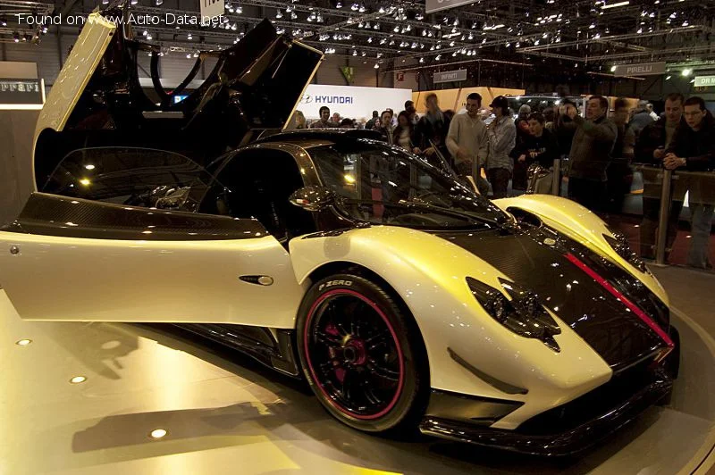 Pagani Zonda 7.3 V12 (678 Hp) Automatic2008 - 2009 - 1