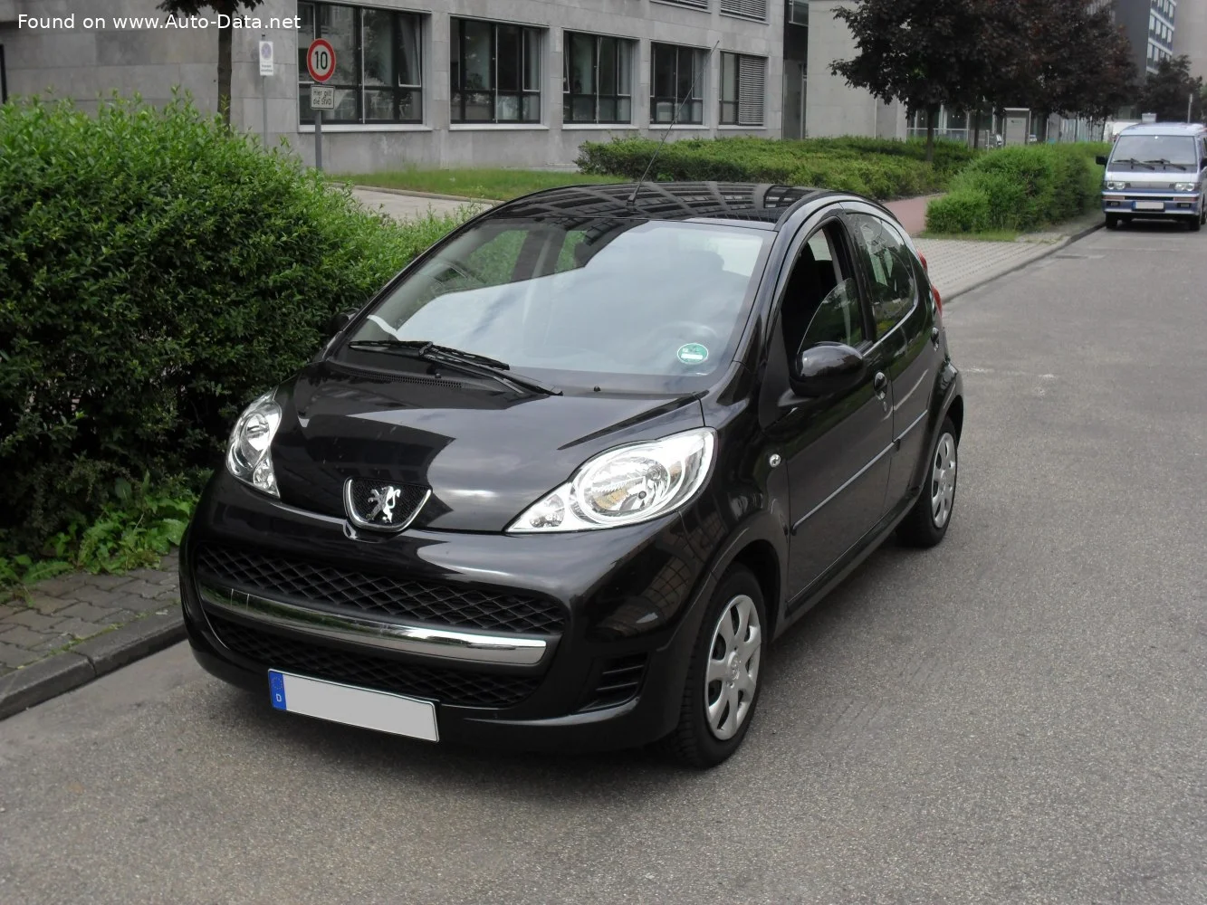 Peugeot 107 1.0 (68 Hp)2008 - 2010 thumbnail 2