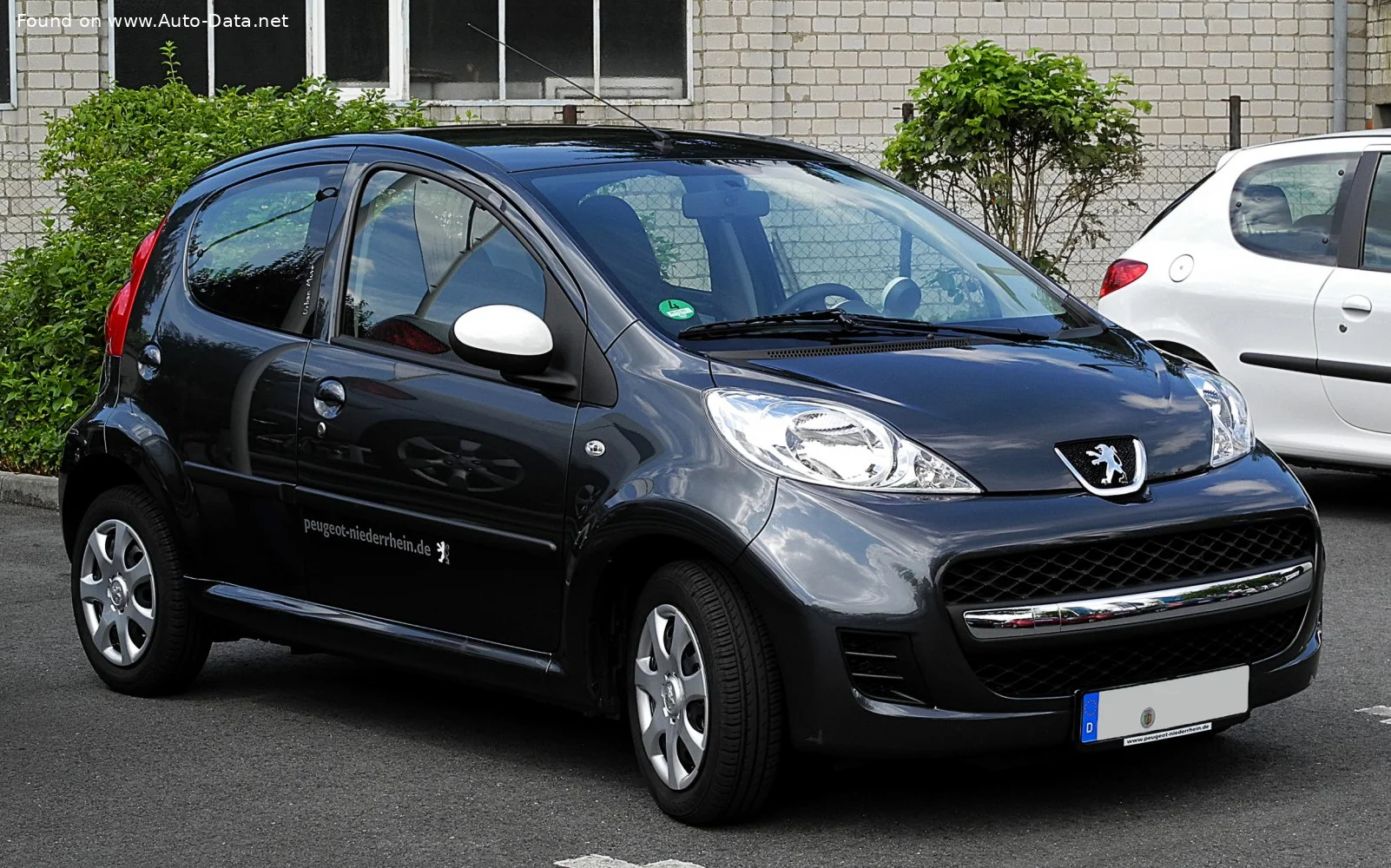Peugeot 107 1.0 (68 Hp)2008 - 2010 thumbnail 3