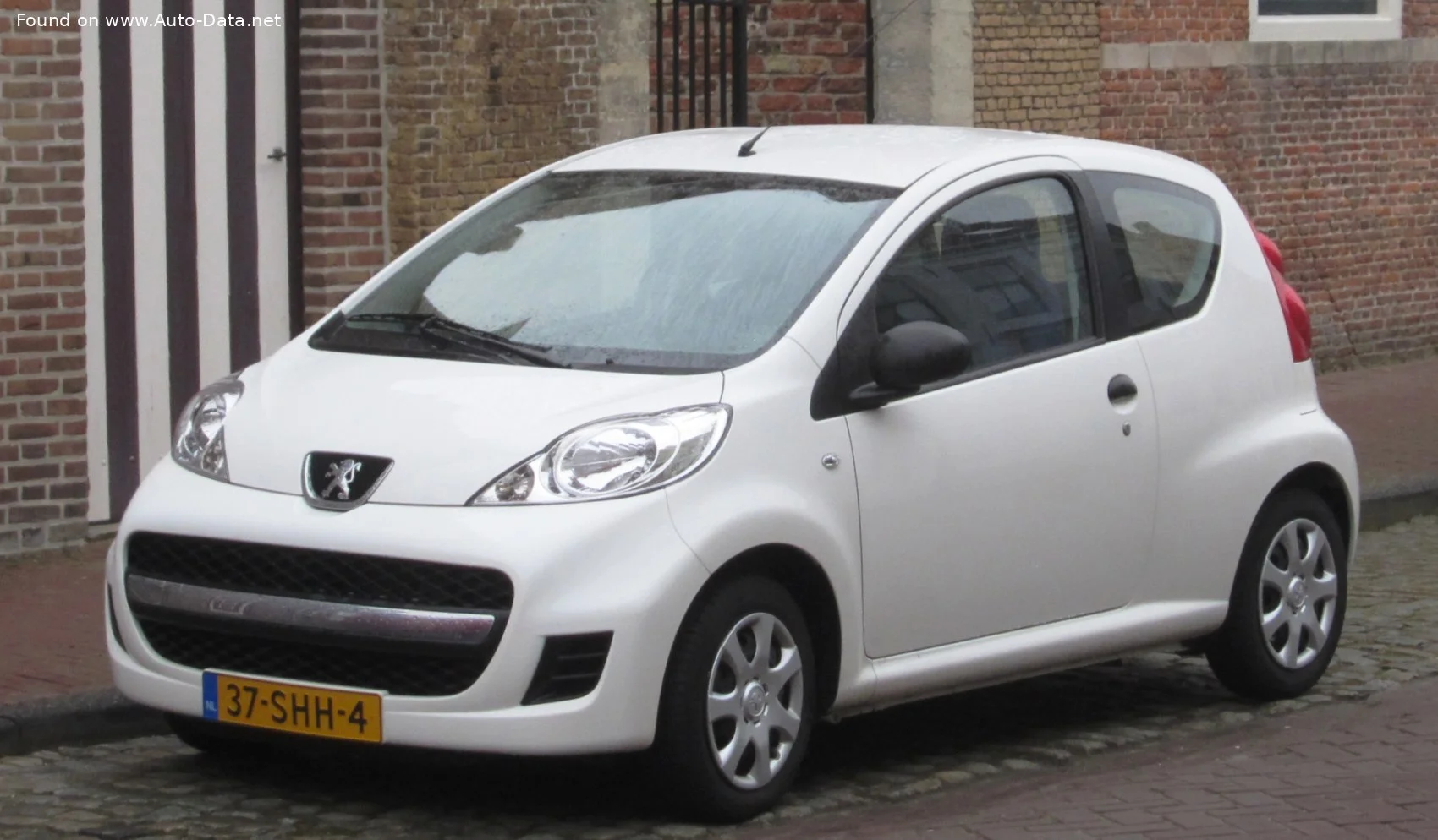 Peugeot 107 1.0 (68 Hp)2008 - 2010 thumbnail 4