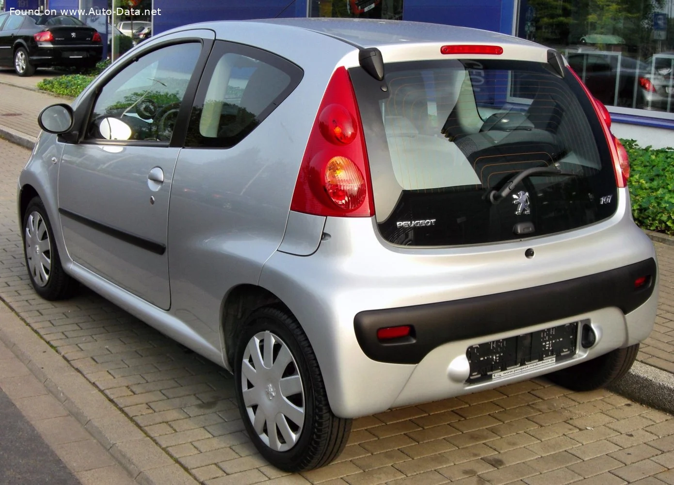 Peugeot 107 1.0 (68 Hp)2005 - 2008 thumbnail 2
