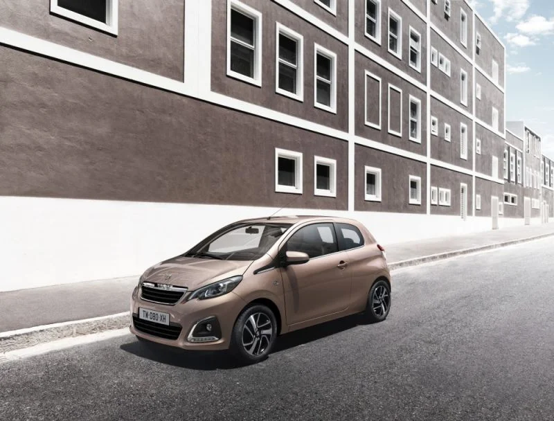 Peugeot 108 1.0i (72 Hp)2018 - thumbnail 3