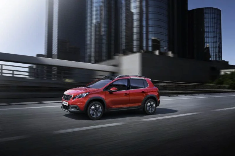Peugeot 2008 1.2 PureTech (110 Hp) Automatic start&stop STT2016 - 2019 thumbnail 13