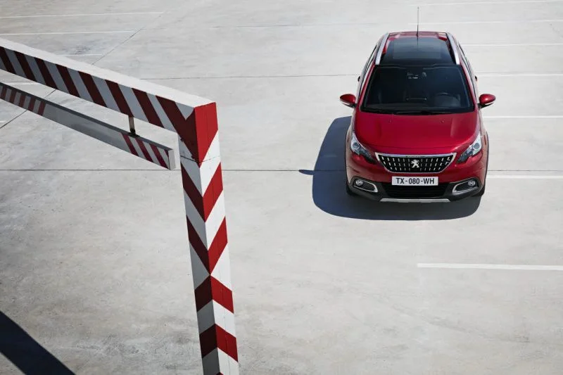 Peugeot 2008 1.2 PureTech (110 Hp) Automatic start&stop STT2016 - 2019 thumbnail 15