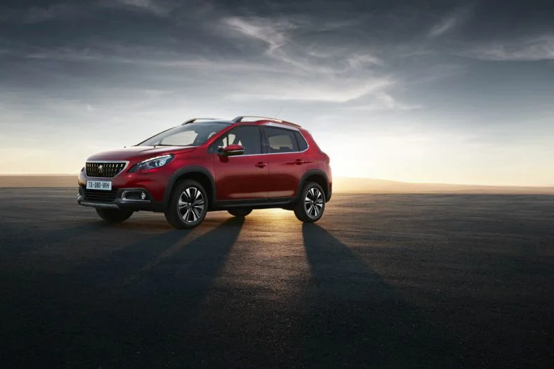 Peugeot 2008 1.2 PureTech (110 Hp) Automatic start&stop STT2016 - 2019 thumbnail 18
