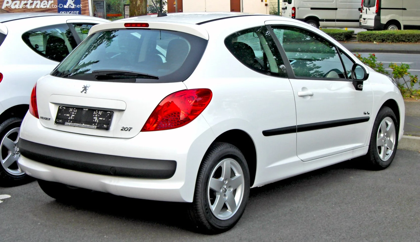 Peugeot 207 1.4 HDi (70 Hp)2008 - 2009 thumbnail 2