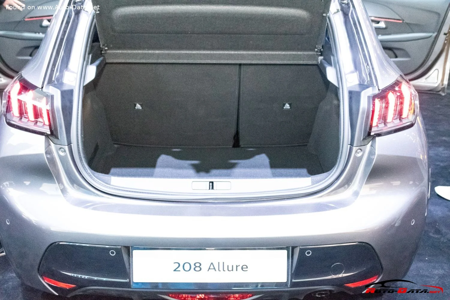 Peugeot 208 1.2 PureTech (130 Hp) Stop&Start Automatic2019 - 2023 thumbnail 16