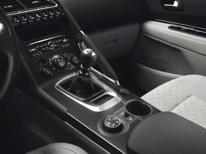 Peugeot 3008 1.2 PureTech (130 Hp)2015 - 2016 thumbnail 5