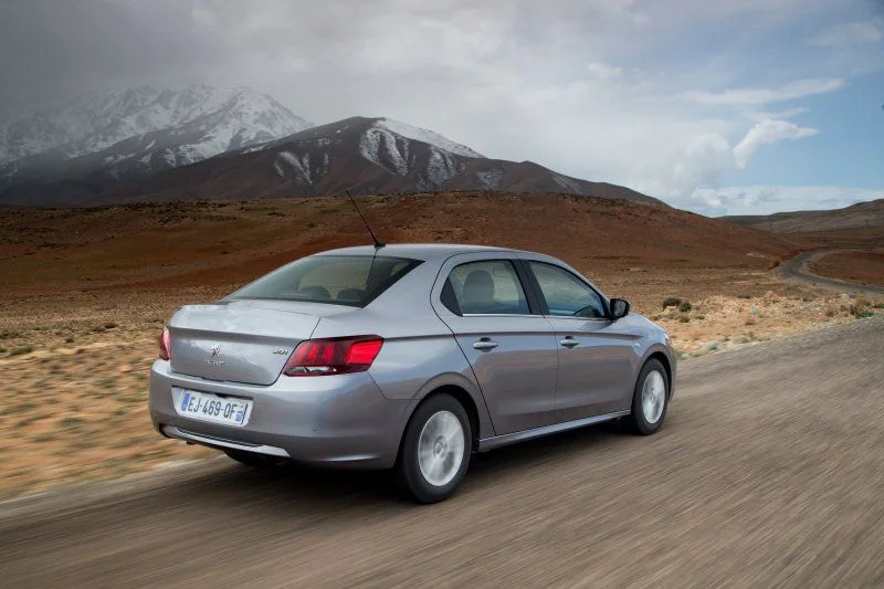 Peugeot 301 1.2 PureTech (82 Hp)2017 - thumbnail 2