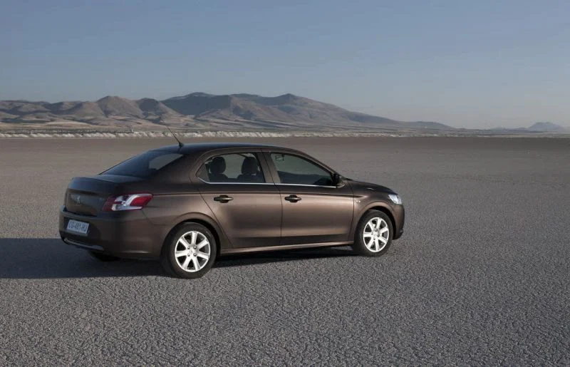 Peugeot 301 1.2 VTi (72 Hp)2012 - 2017 thumbnail 2