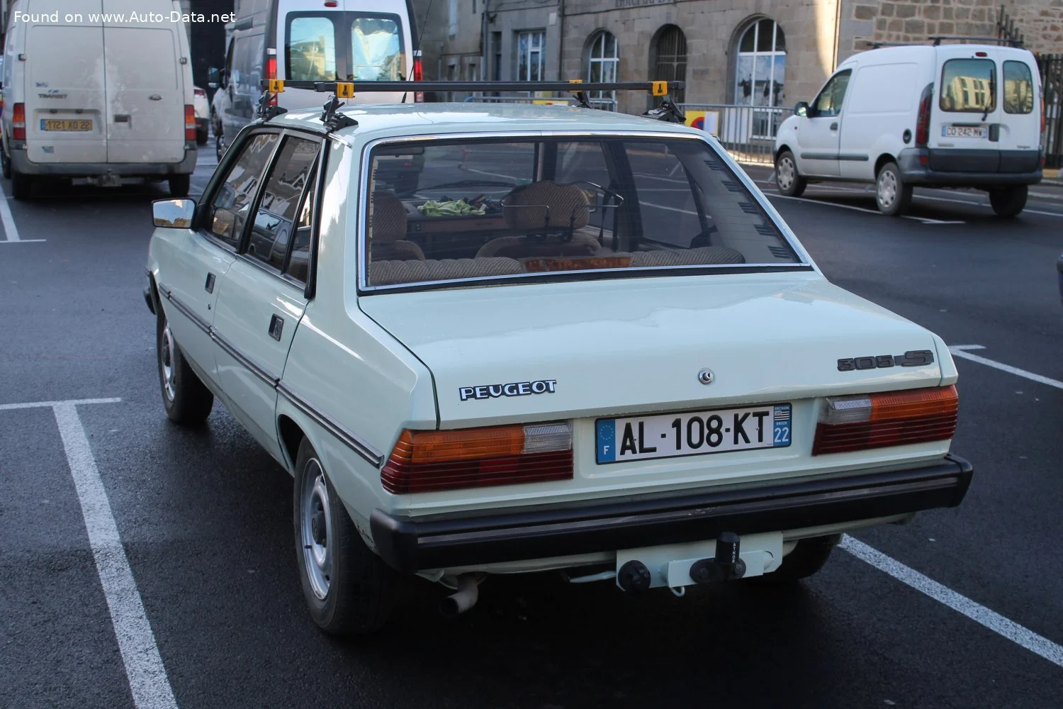 Peugeot 305 1.3 (60 Hp)1977 - 1982 thumbnail 2