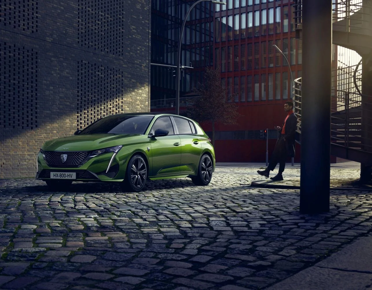 Peugeot 308 1.2 (136 Hp) Mild Hybrid e-DCS2023 - 2025 thumbnail 3