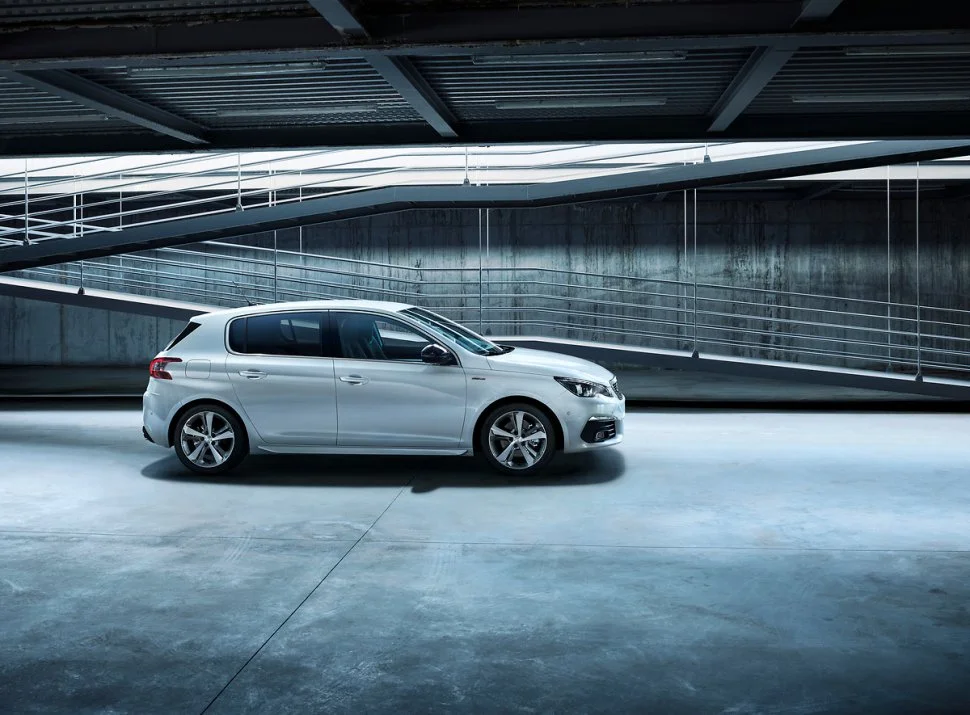 Peugeot 308 1.2 PureTech (110 Hp)2017 - 2018 thumbnail 3