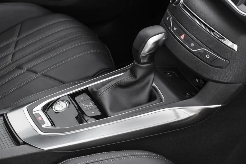 Peugeot 308 1.2 PureTech (110 Hp)2014 - 2017 thumbnail 5