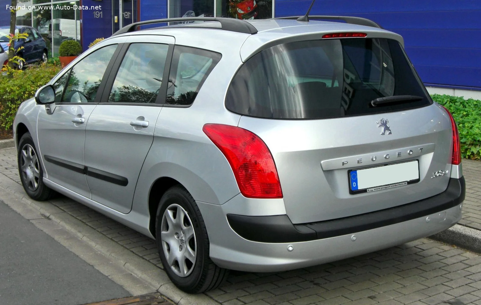 Peugeot 308 1.4 16V VTi (95 Hp)2008 - 2010 thumbnail 2
