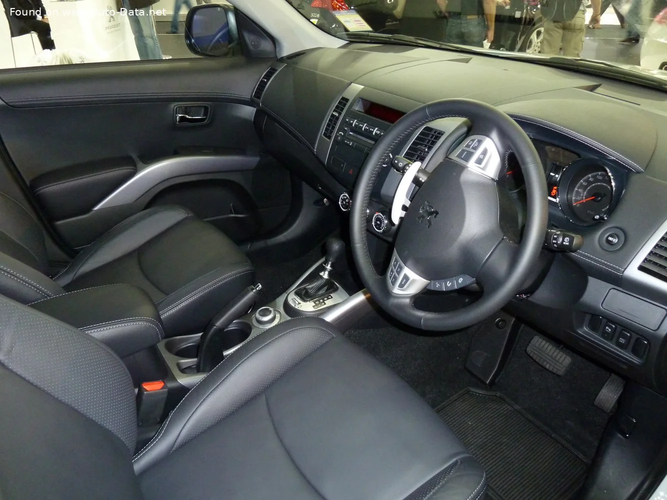 Peugeot 4007 2.2 TD (156 Hp)2007 - 2009 thumbnail 6
