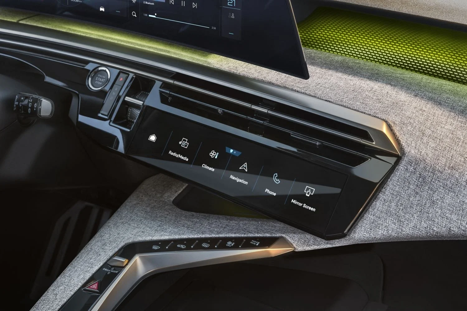 Peugeot 5008 1.2 (136 Hp) Mild Hybrid e-DCS2024 - 2025 thumbnail 18