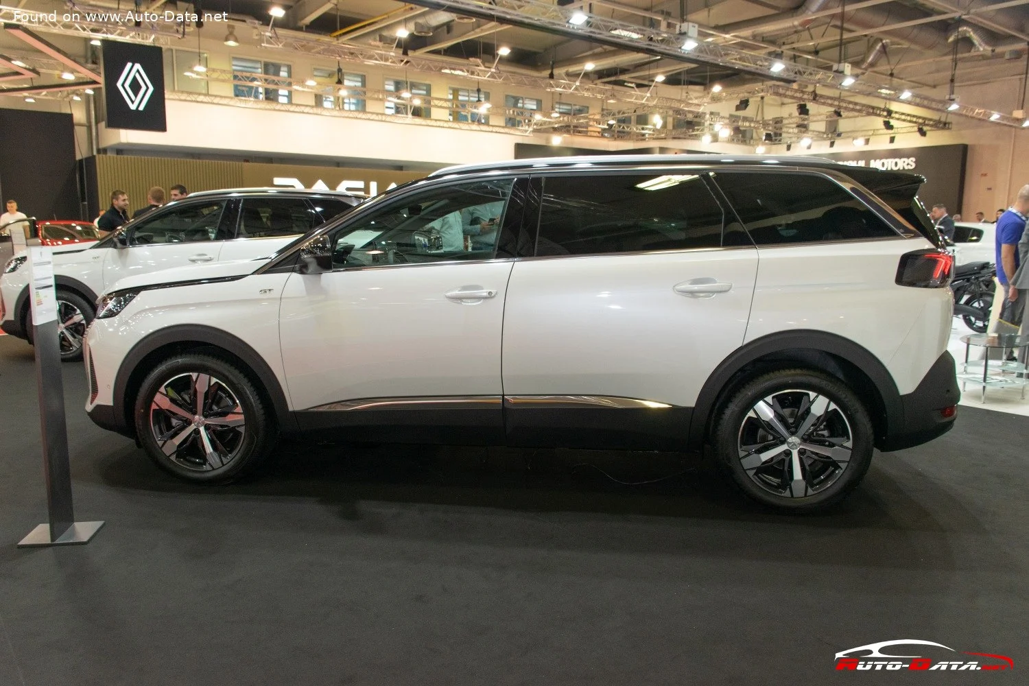 Peugeot 5008 1.2 (136 Hp) Hybrid e-DCS62023 - 2024 thumbnail 12