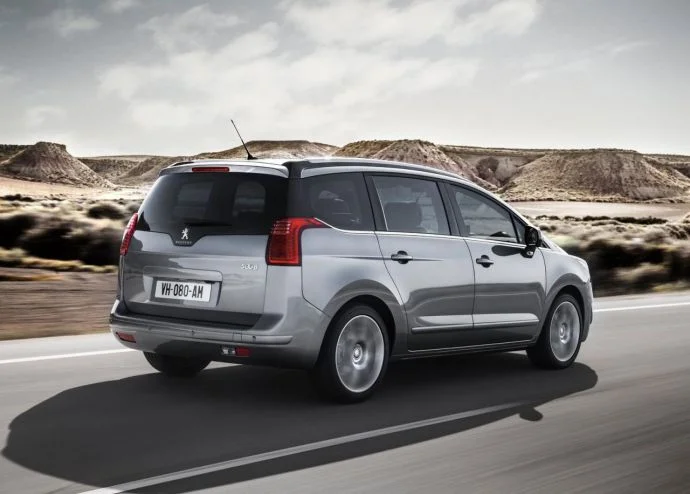 Peugeot 5008 1.2 PureTech (130 Hp)2014 - 2017 thumbnail 2