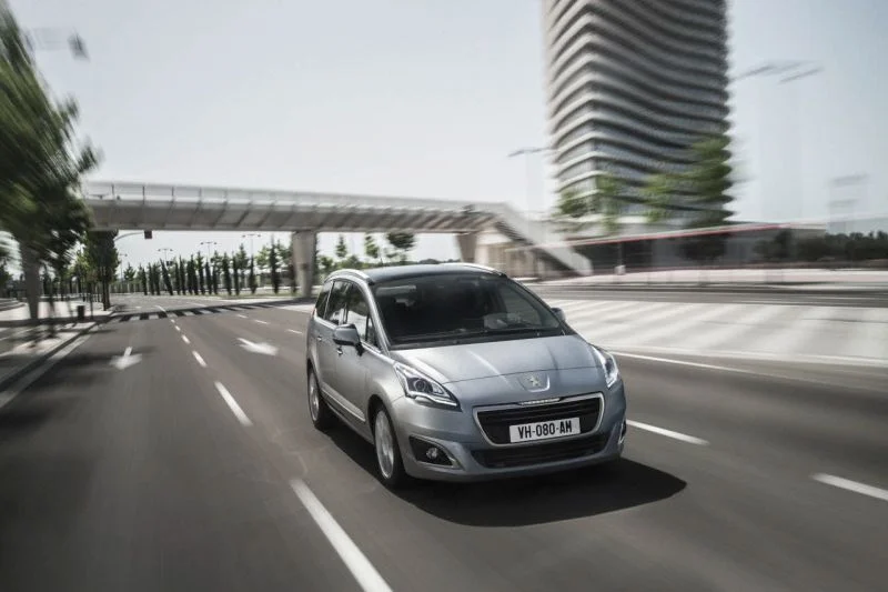 Peugeot 5008 1.2 PureTech (130 Hp)2014 - 2017 thumbnail 15