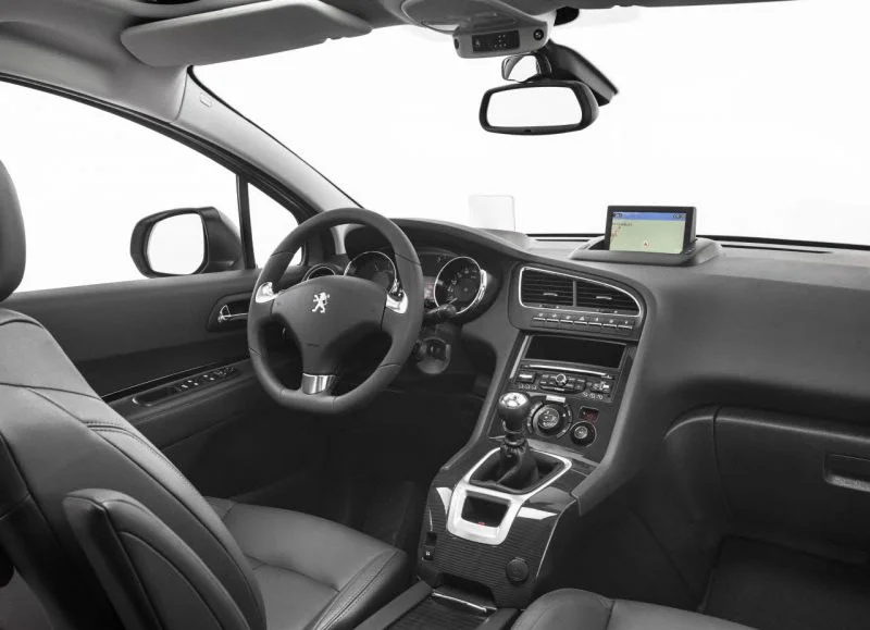 Peugeot 5008 1.2 PureTech (130 Hp)2014 - 2017 thumbnail 3
