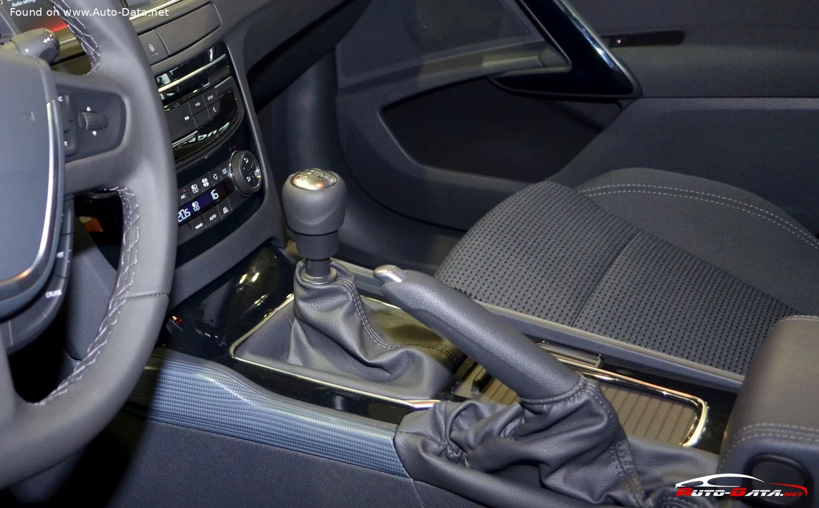 Peugeot 508 1.6 BlueHDI (120 Hp)2015 - 2018 thumbnail 17