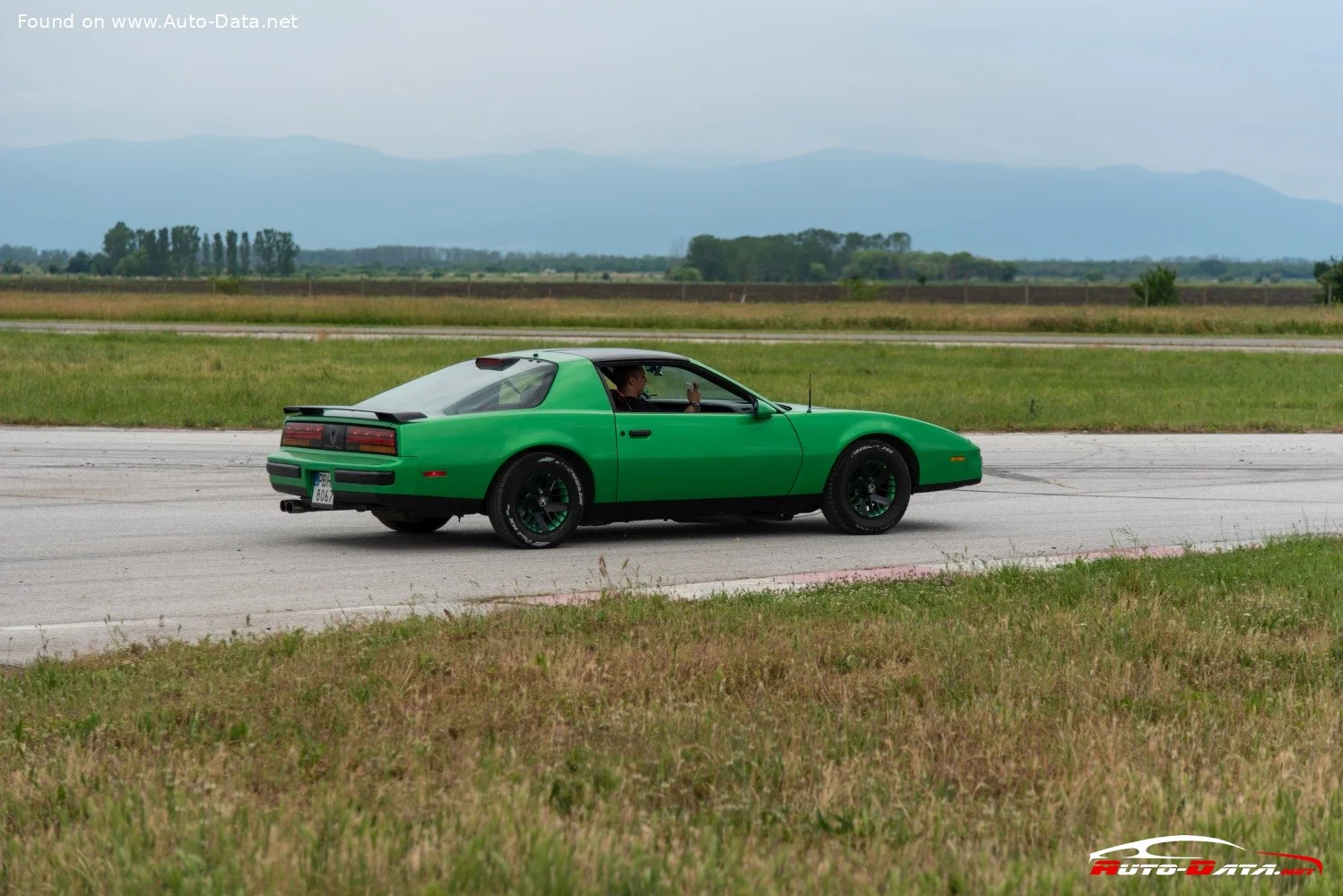 Pontiac Firebird 2.5L (90 Hp)1982 - 1986 thumbnail 3