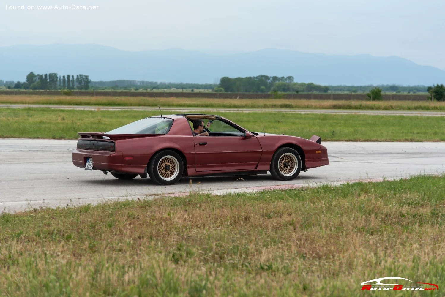 Pontiac Firebird 2.5L (90 Hp)1982 - 1986 thumbnail 4